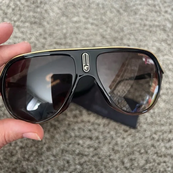 Carrera Icons Safari Special Edition Sunglasses Chocolate Frame and Gold Trim - Picture 2 of 6